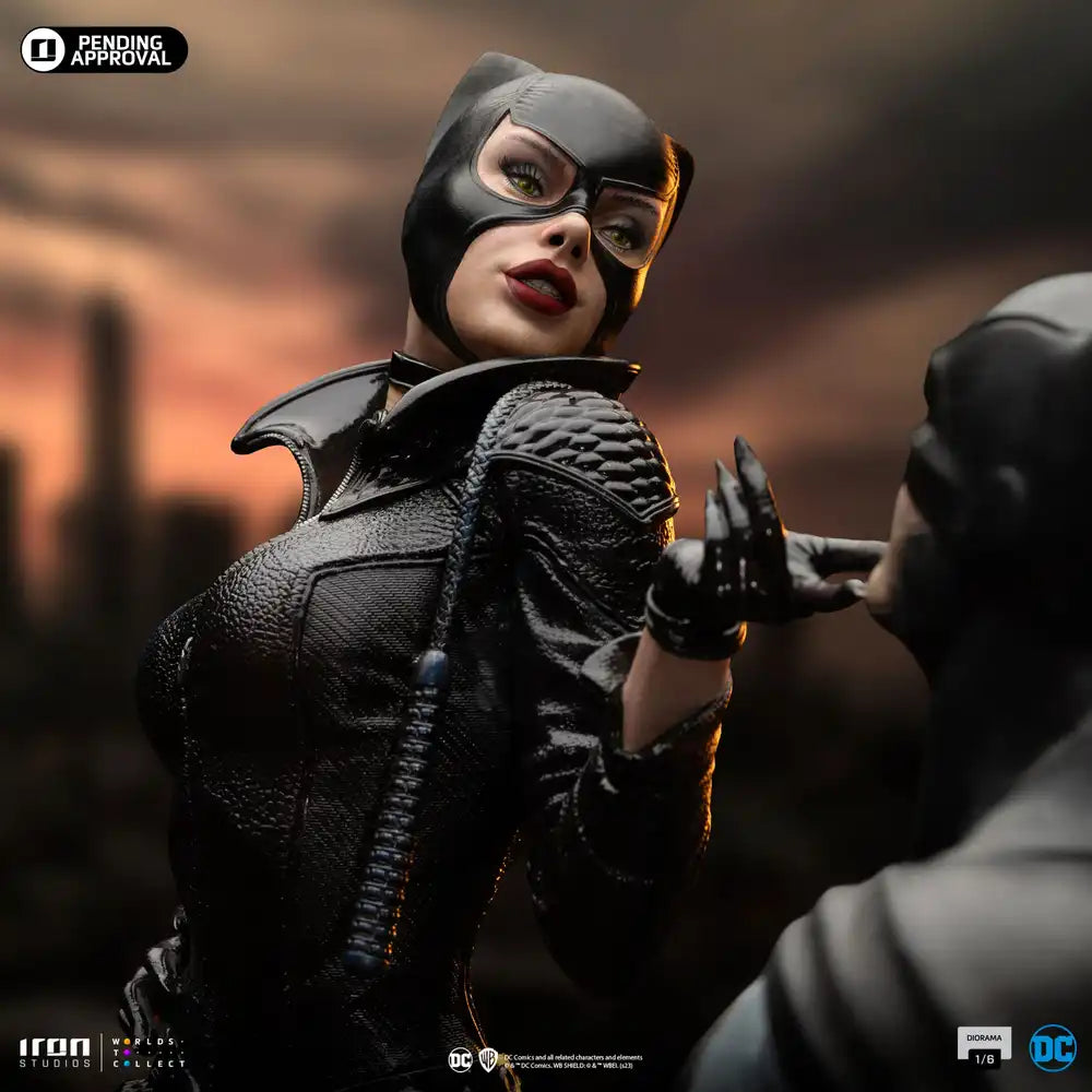 Batman & Catwoman Diorama DC Comics Art Scale