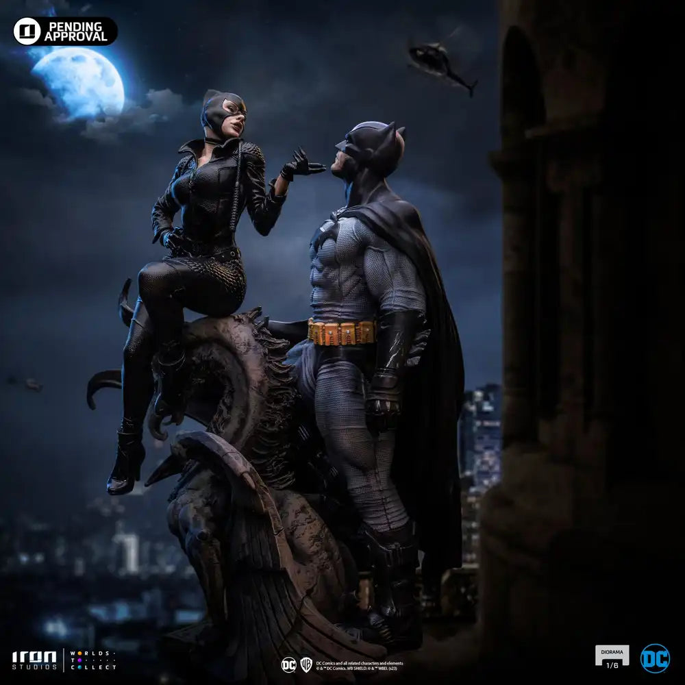 Batman & Catwoman Diorama DC Comics Art Scale