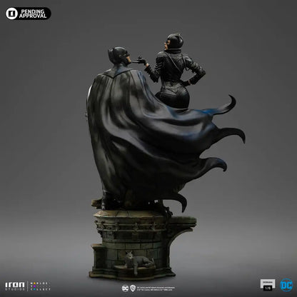 Batman & Catwoman Diorama DC Comics Art Scale