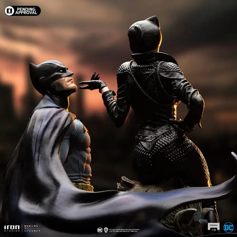 Batman & Catwoman Diorama DC Comics Art Scale